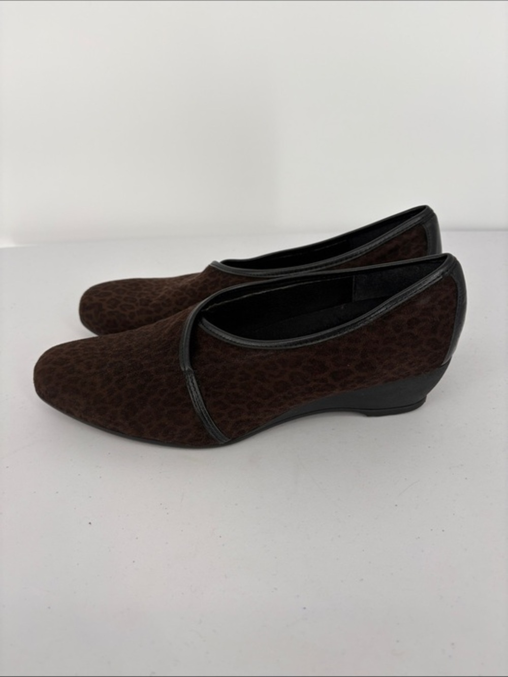 🐾 Munro Brown Leopard-Texture Low Wedge Slip-On Shoes